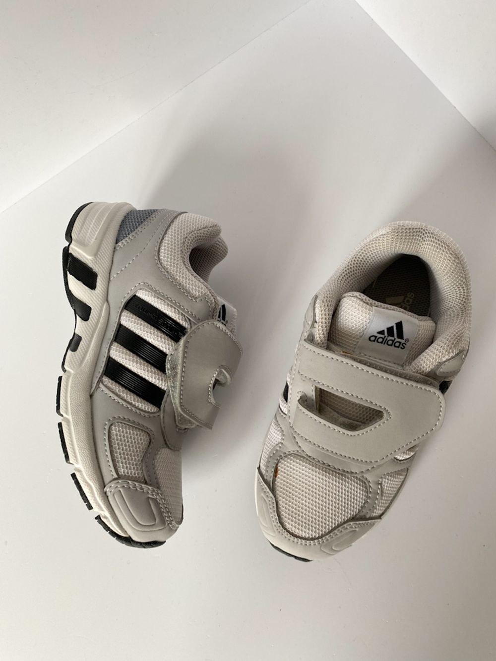 Кроссовки Adidas, 28