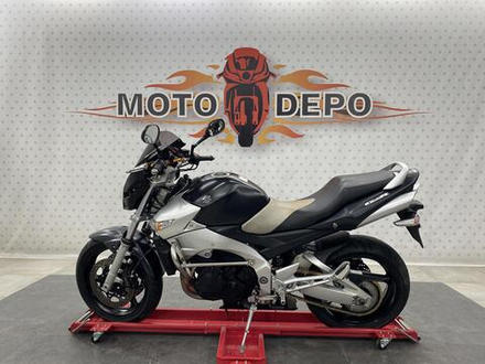 Suzuki GSR400 2008