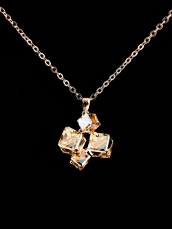 Подвеска-ромб Мираж с кубиками Swarovski шампань