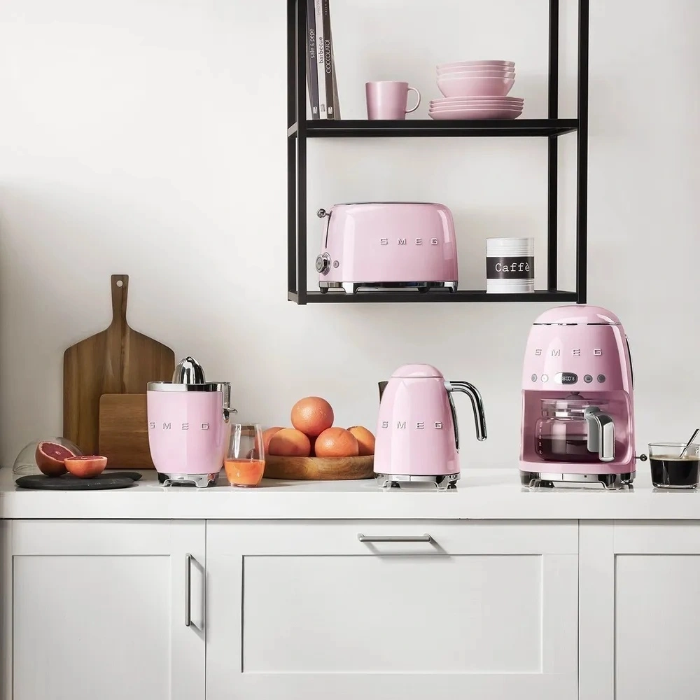 Кофеварка капельная Smeg DCF02PKEU розовый