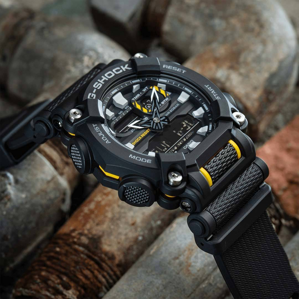 Японские наручные часы Casio G-SHOCK GA-900-1AER