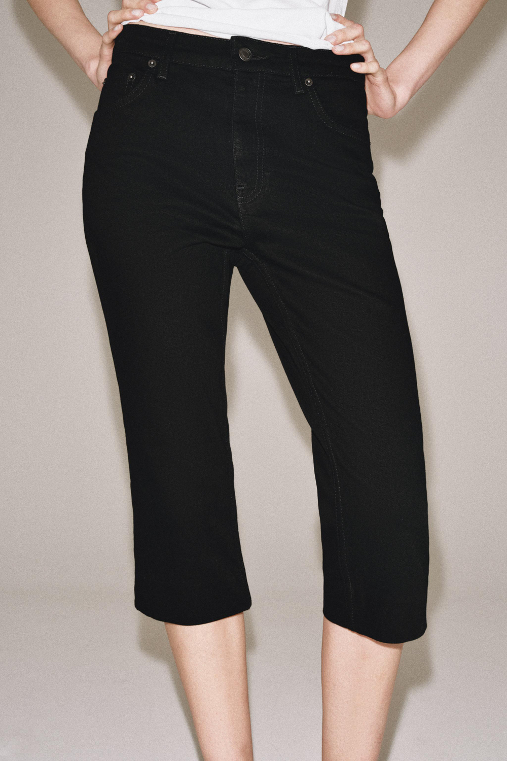 ДЖИНСЫ-КАПРИ СО СРЕДНЕЙ ПОСАДКОЙ — ZW COLLECTION — ZARA