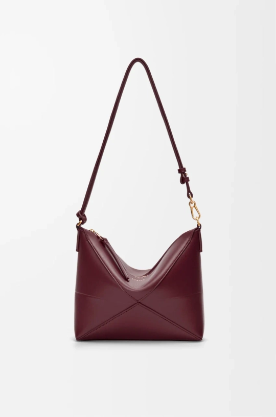 Loewe Сумочка-клатч Puzzle Fold из блестящей телячьей кожи наппа, бургунди