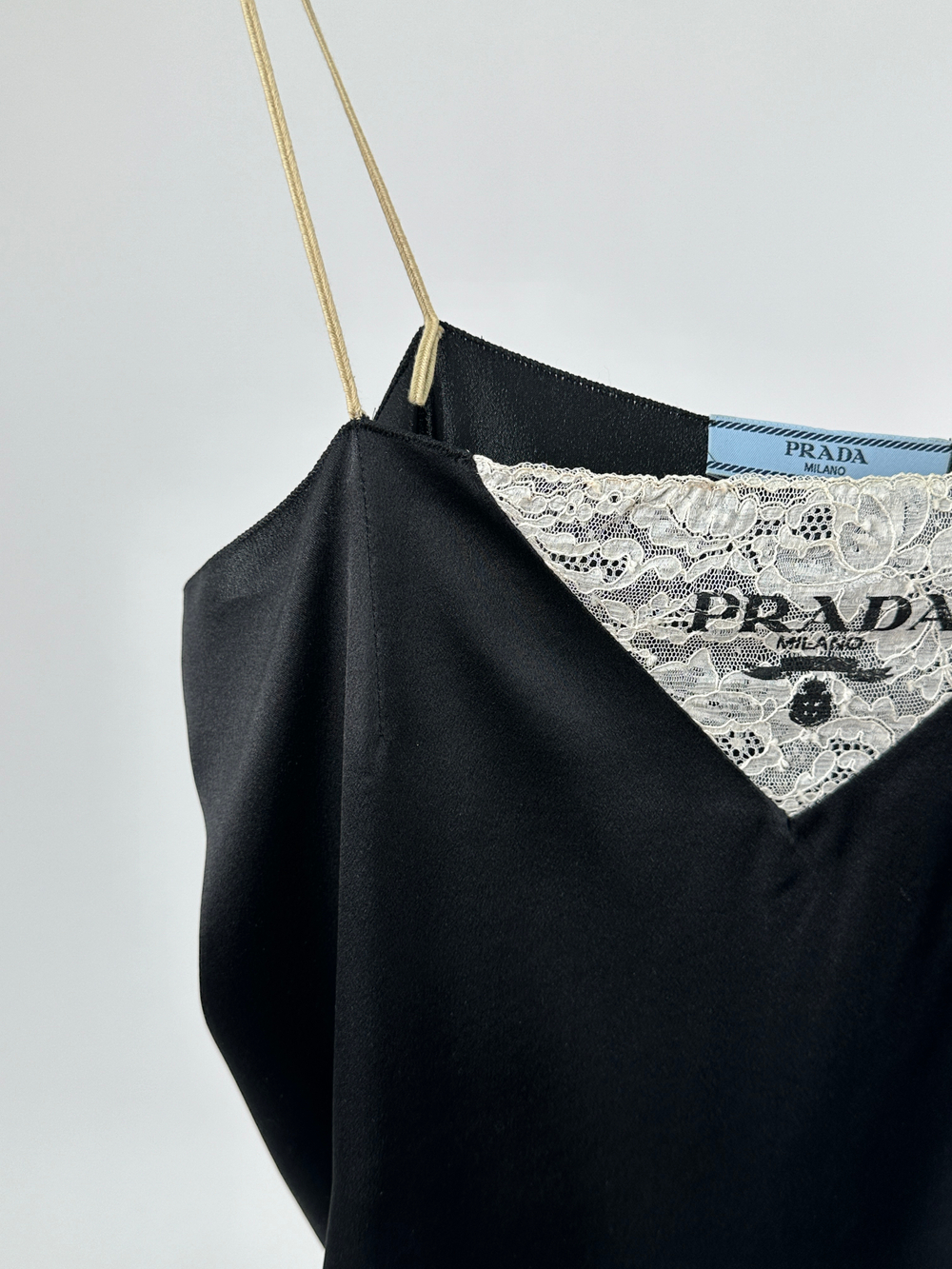 Топ Prada