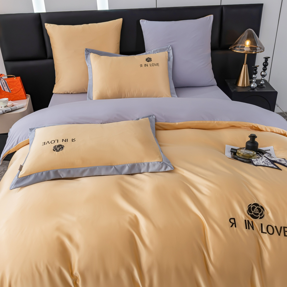 КПБ Сатин-Шелк Я IN LOVE на резинке LVR009, Евро, 4 наволочки, простынь 140*200*30
