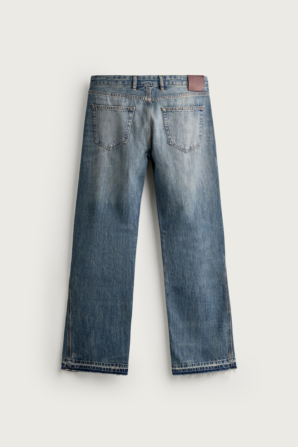 ДЖИНСЫ BOOTCUT С НИЗКОЙ ПОСАДКОЙ И РАЗРЕЗАМИ — ZARA