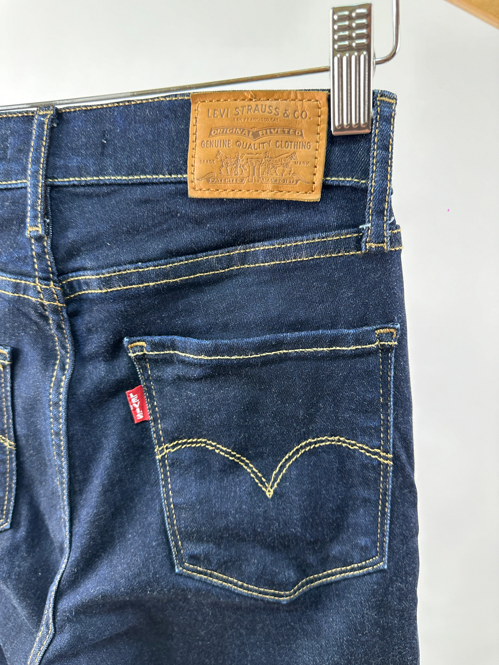 Джинсы Levi's