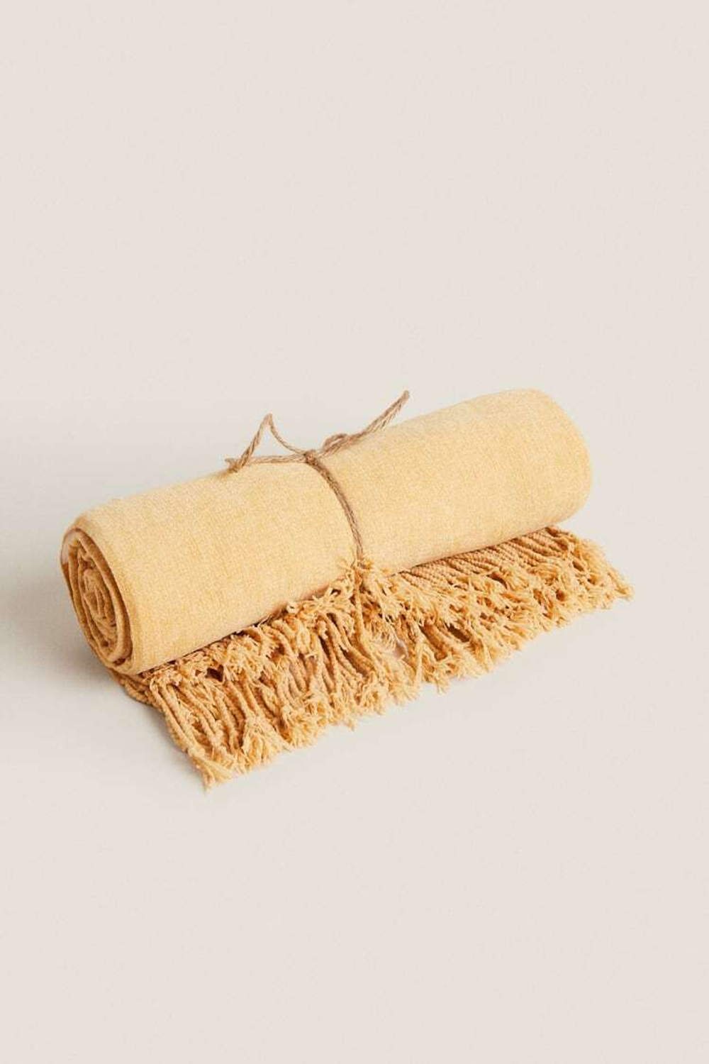 ZARA HOME МЯГКОЕ ПОКРЫВАЛО С БАХРОМОЙ, СВЕТЛО-ЖЕЛТЫЙ
