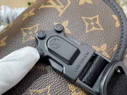 Сумка через плечо Louis Vuitton Quest