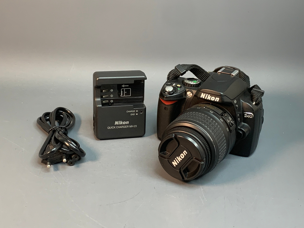 Nikon D40 kit 18-55mm 3.5-5.6G II ED 13.200