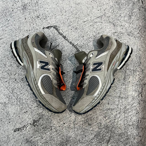 Кроссовки New Balance 2002R grey/silver