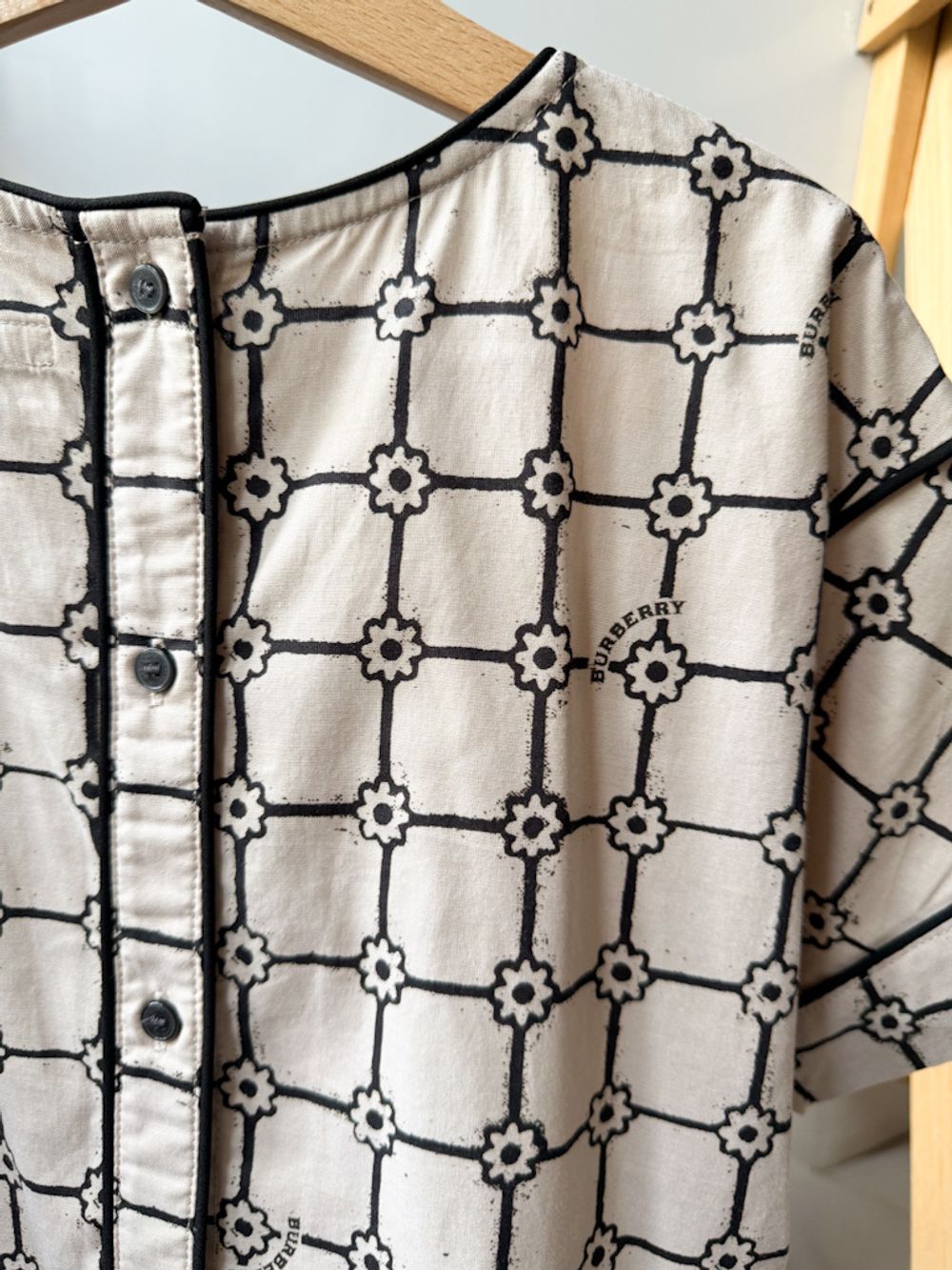 Платье Burberry, 140