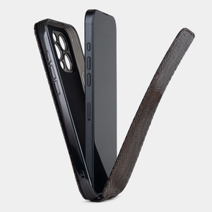 Чехол для iPhone 16 Pro кожаный, питон темно-коричневого цвета