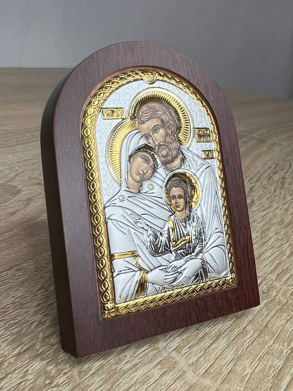 Св. Семейство, икона арочная, красное дерево, 86х112 — вид сбоку