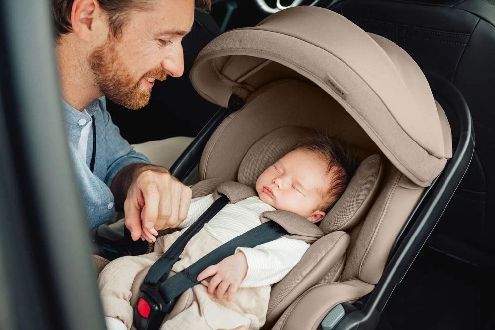 Автокресло 0+ Britax Roemer BABY-SAFE PRO Style + VARIO BASE 5Z Teak 2000040851