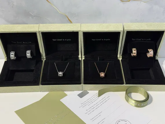 Серьги VAN CLEEF &amp; ARPELS Perlée Clover