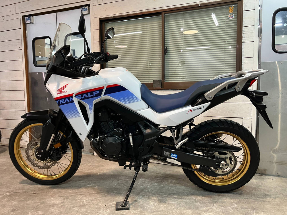 c1eb21cc01b78ee40bb79cc4c140.jpg