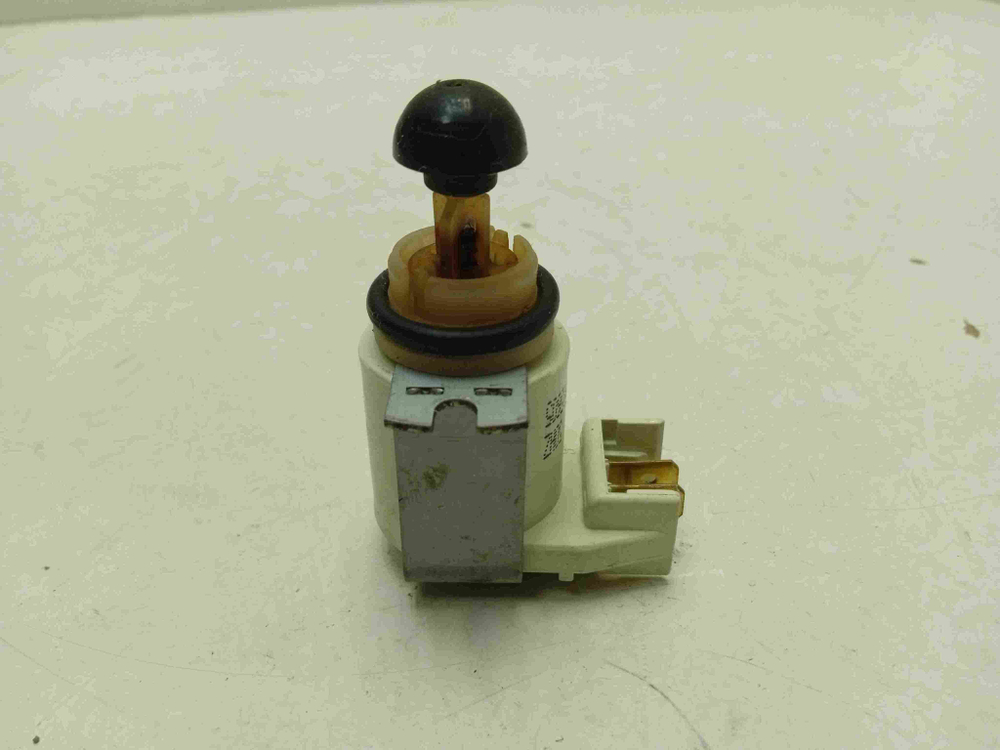 SGV57T13EU/05 ктп23 Грибковый клапан для посудомоечной машины Bosch 90915020805605 б/у