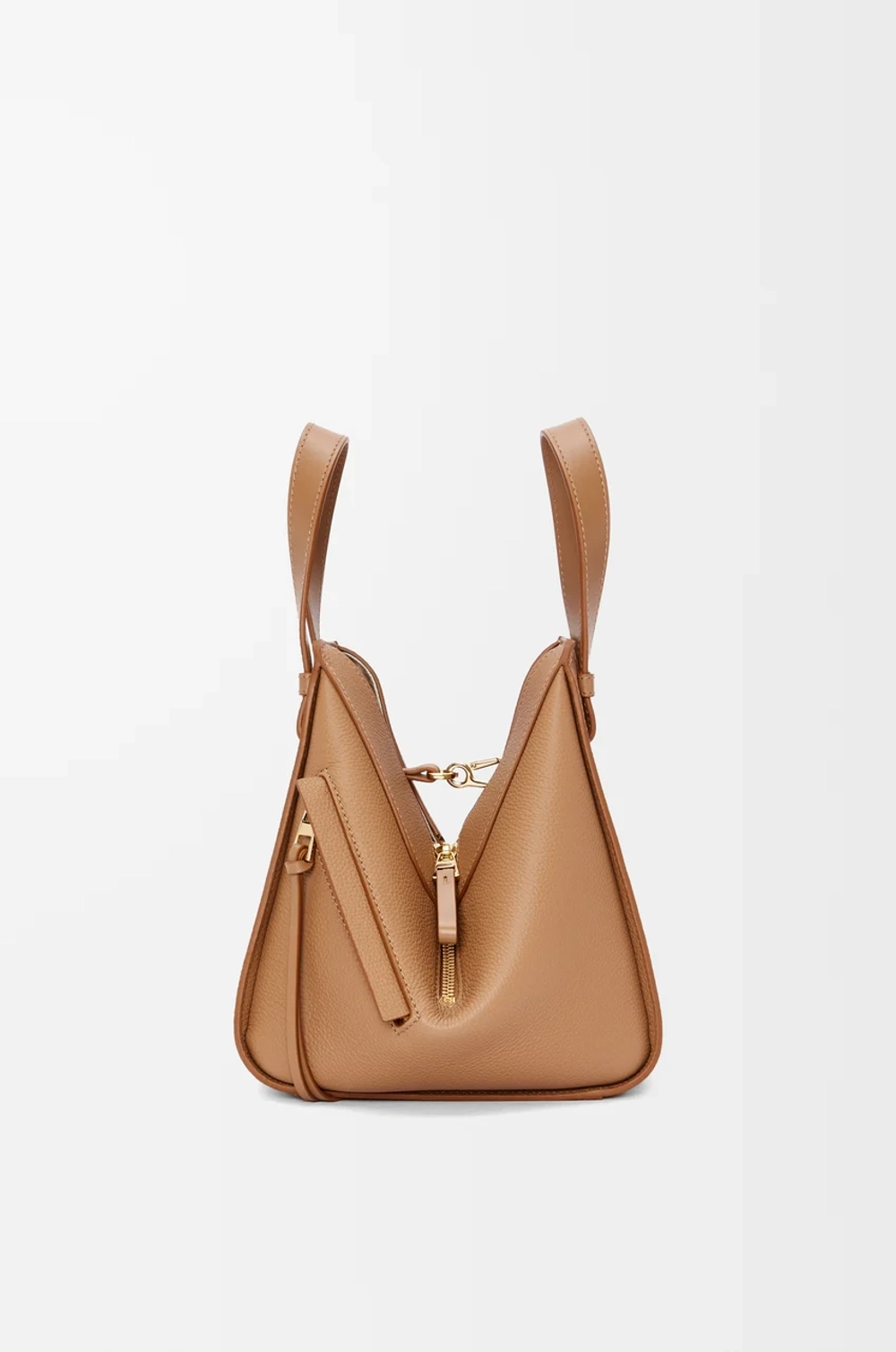 Loewe Компактная сумка Hammock из мягкой зернистой телячьей кожи, тоффи