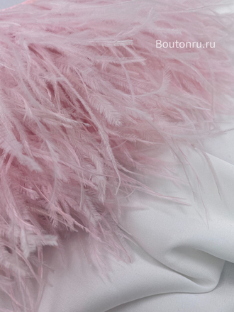Перо ярко-розовое