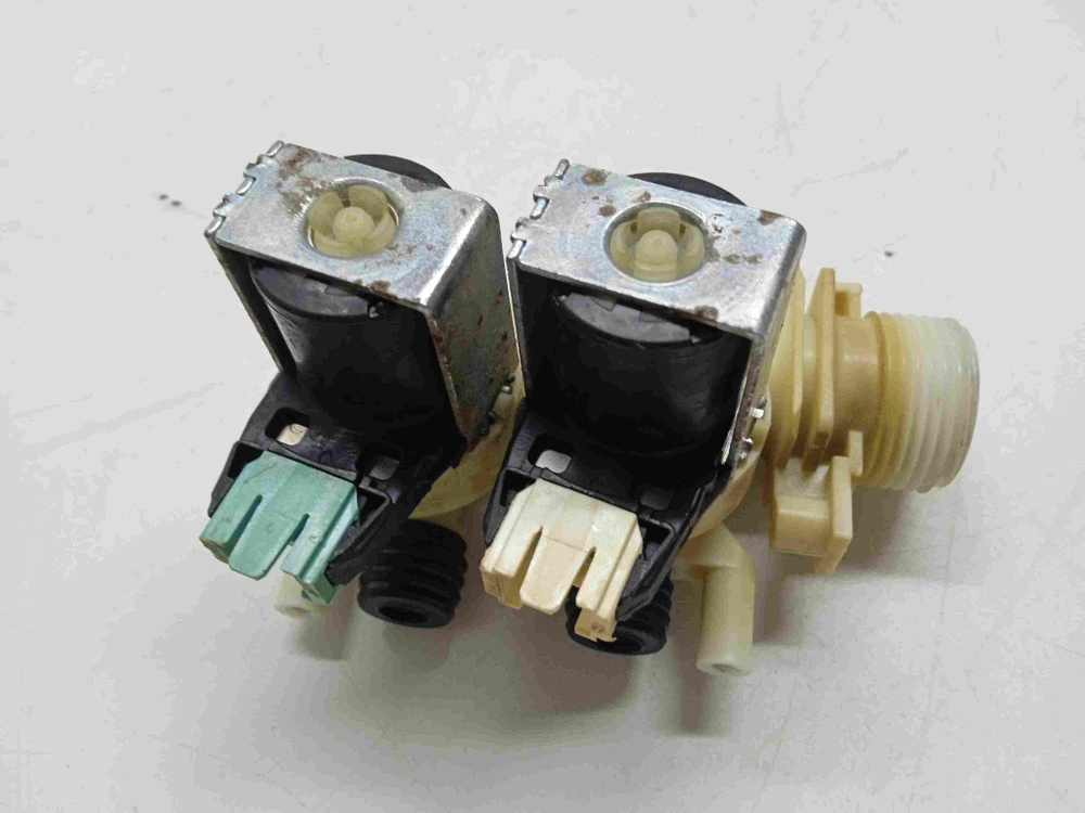 WISL105 кт302 Клапан подачи воды стиральной машины Indesit WISL105 б/у
