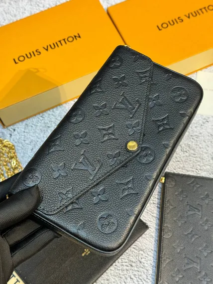Клатч Louis Vuitton Felicie черный