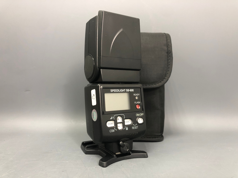 Nikon Speedlight SB-600 Не включается