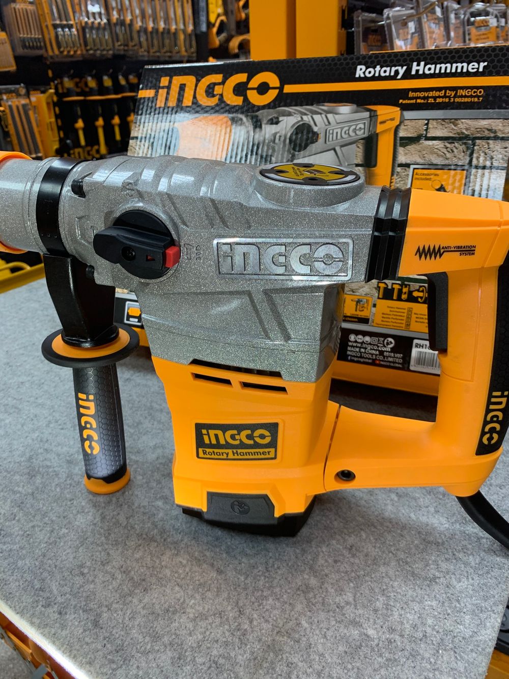 Перфоратор 1600Вт SDS-Max 9Дж INGCO RH16008 INDUSTRIAL