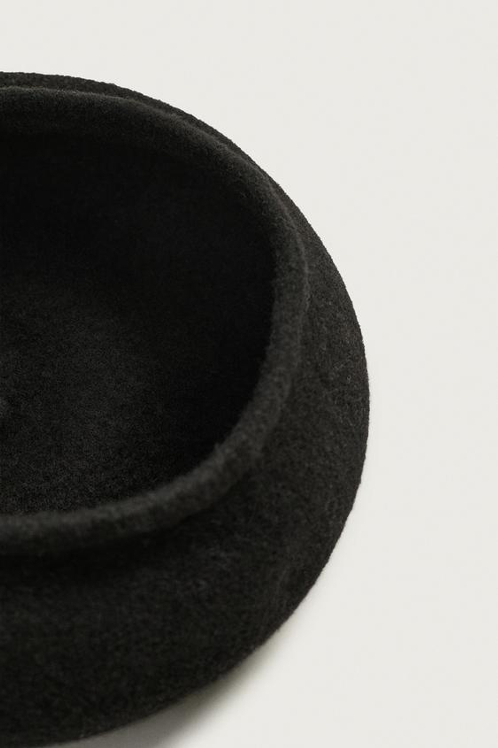 ZARA БЕРЕТ ИЗ 100% ШЕРСТИ, ЧЕРНЫЙ