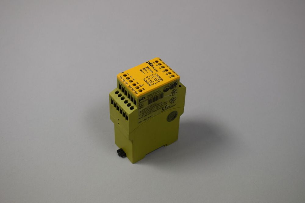 PILZ PNOZ X3 24VAC 24VDC 3N/O 1N/C 1SO PILZ PNOZ X3 24VAC 24VDC 3N/O 1N/C 1SO