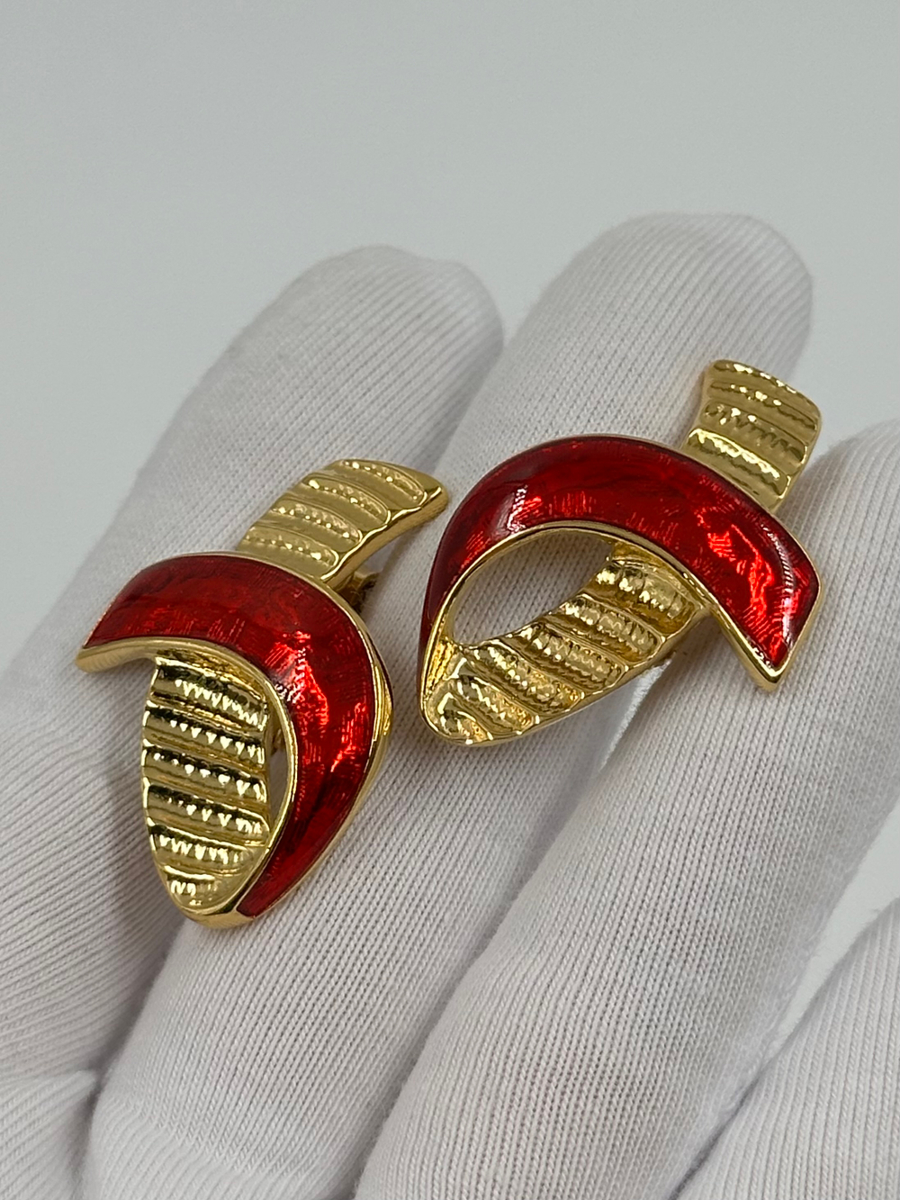 Клипсы с красной эмалью