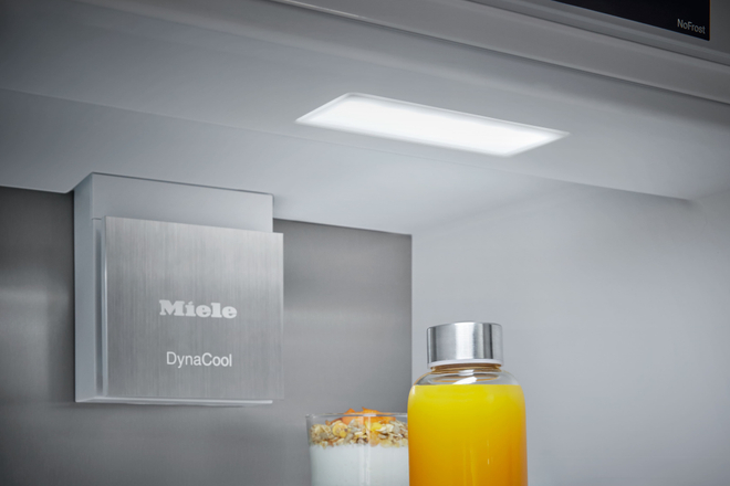 Встраиваемый холодильник Miele KFN 7844 C