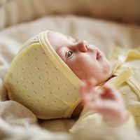 Чепчик "Нарцисс" из ажурного хлопка 0-3 м