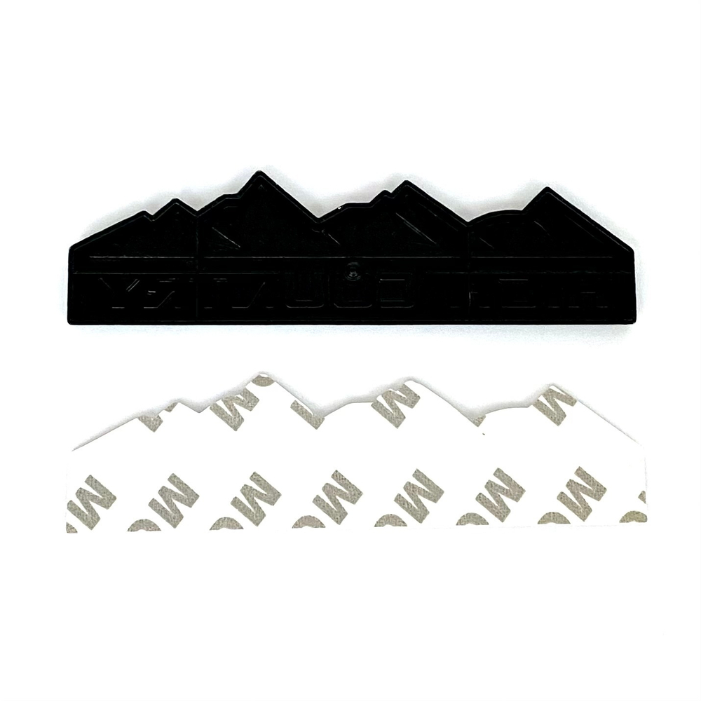 Накладки/наклейки High Country объемные ("Горная страна" 12,5х3,5см). Черный матовый с белой надписью