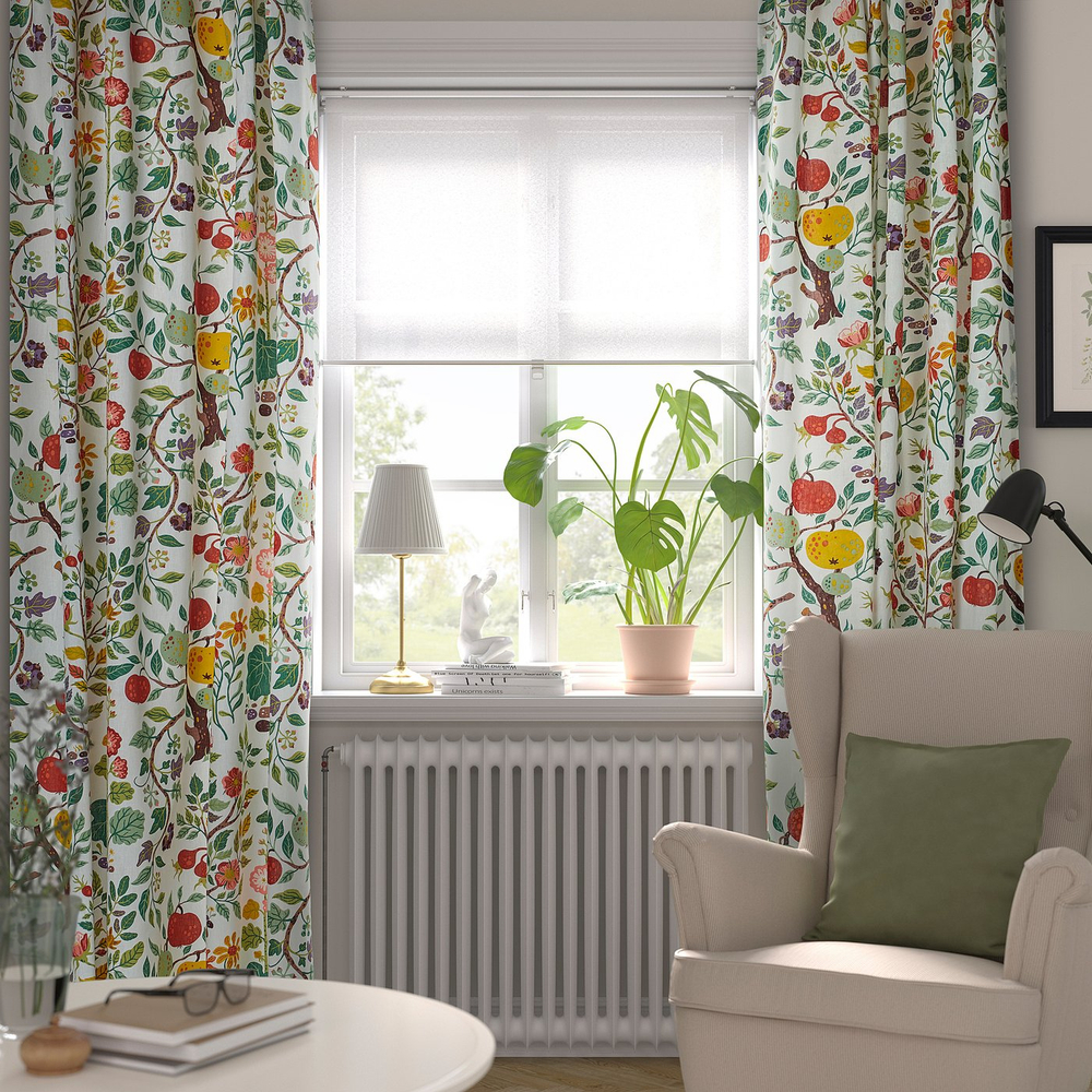 IKEA VILDPERSILJA  (ИКЕА ВИЛДПЕРСИЛЙА)  -  Штора, 2 шт - белый/разноцветный цветочный узор на ленте 145x300 см