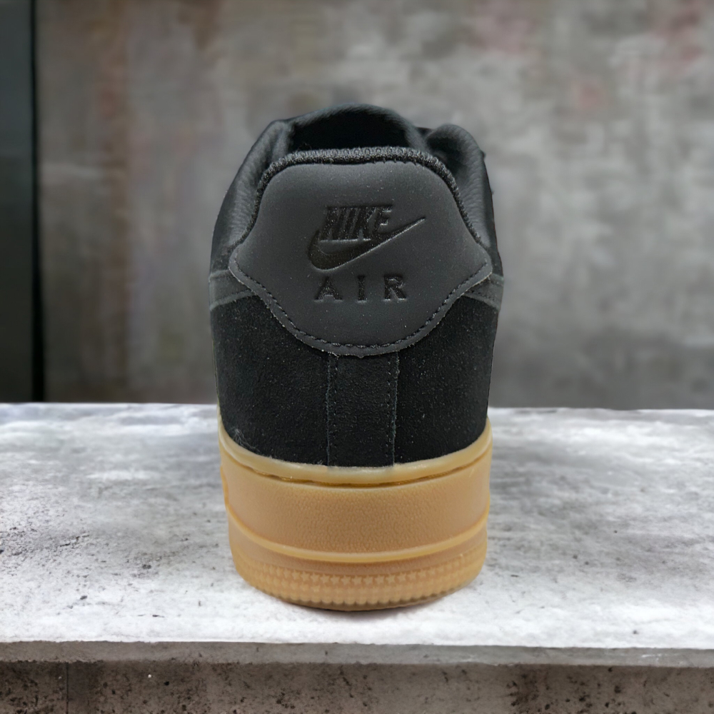 Nike Air Force 1 Low • Black