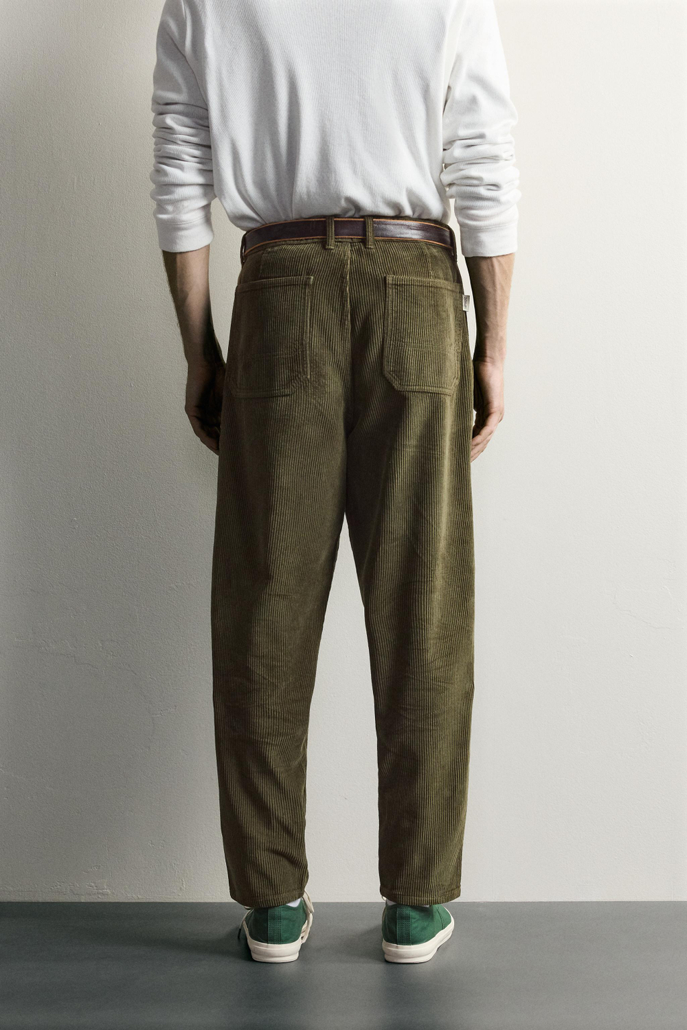 ВЕЛЬВЕТОВЫЕ БРЮКИ CARROT FIT С ЭФФЕКТОМ ПОТЕРТОСТИ — ZARA