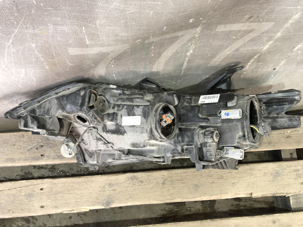 Фара правая Mitsubishi Outlander 3 15-21 Б/У Оригинал ECM92122A20