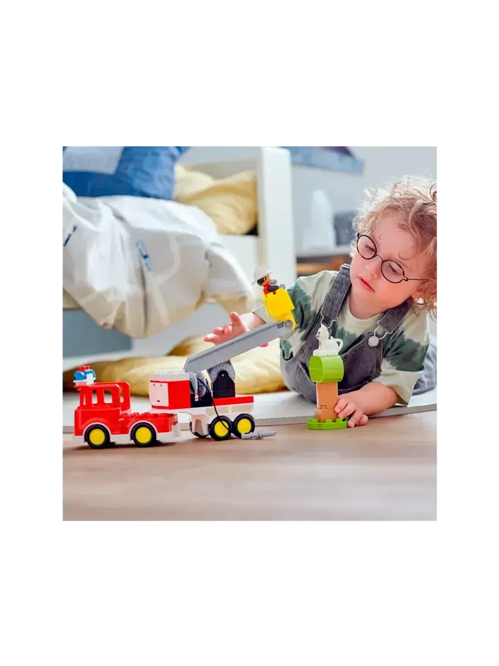 Конструктор LEGO Duplo 10969 Пожарная машина с мигалкой
