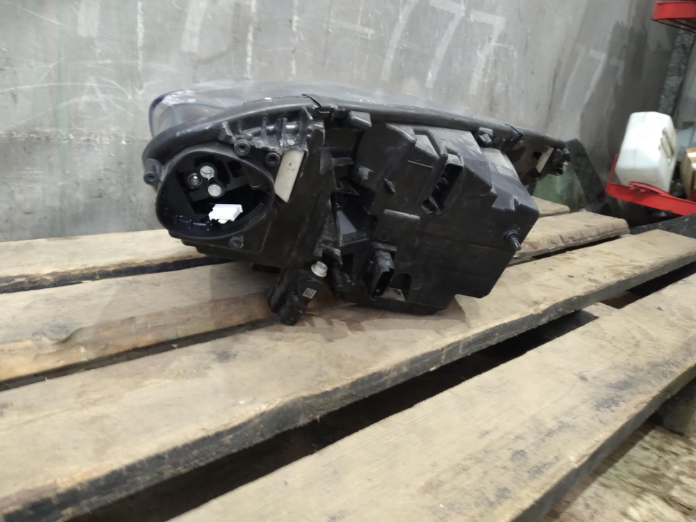 Фара левая LED Renault Arkana 19-нв Б/У Оригинал 260605885r