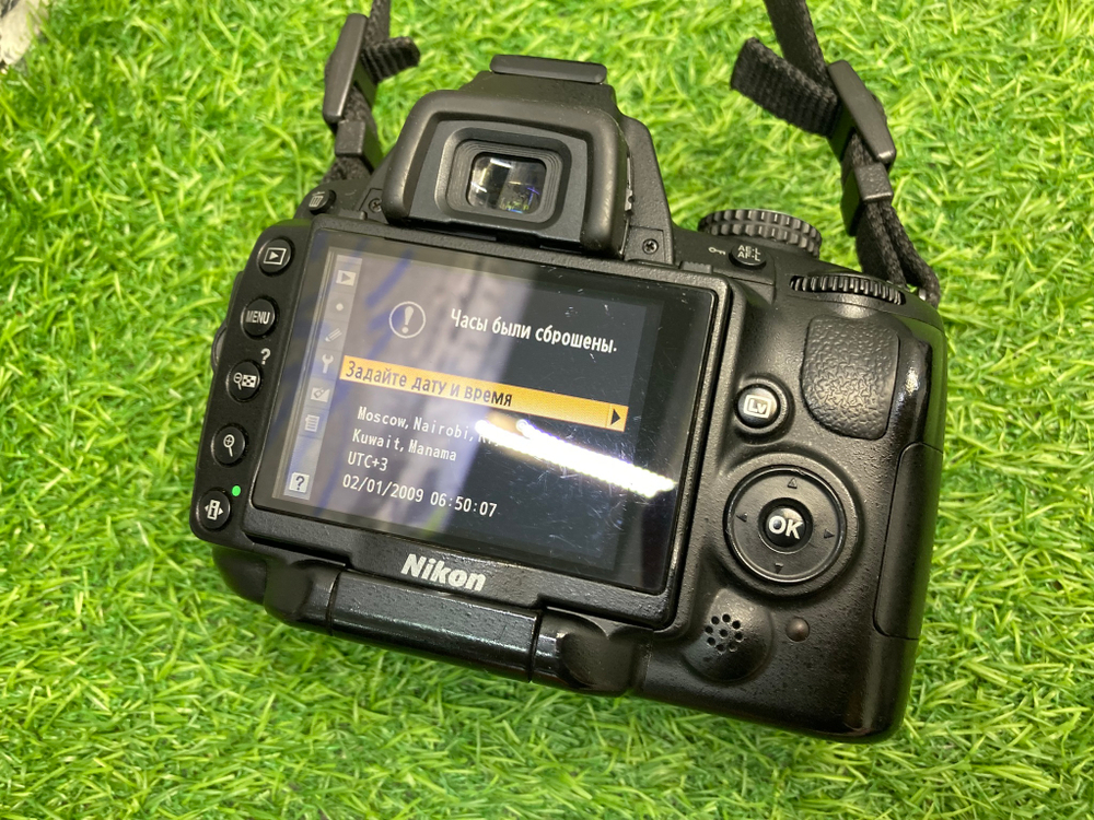 Nikon D5000 Kit 18-55mm 3.5-5.6G VR 11.000 кадров