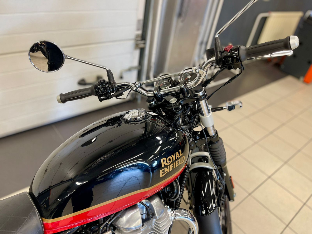 Royal Enfield INTERCEPTOR 650 (Sunset Strip)
