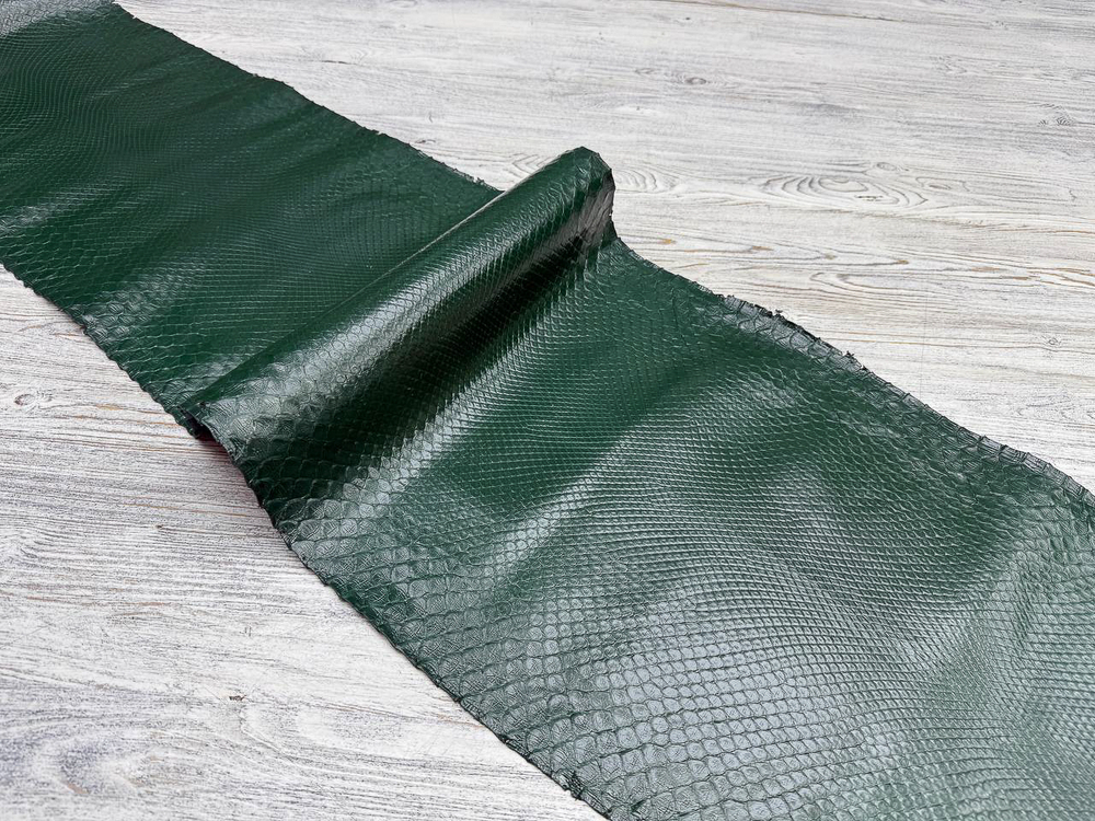 Кожа питона цв. Зеленый / Praga Lux Emerald, толщ. 0,9-1,1 мм