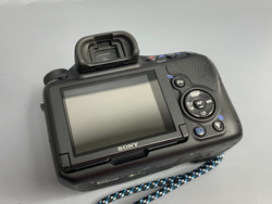 Sony A58 Kit 18-55mm Скол на объективе