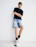 Мужские рваные джинсовые бермуды - BERSHKA