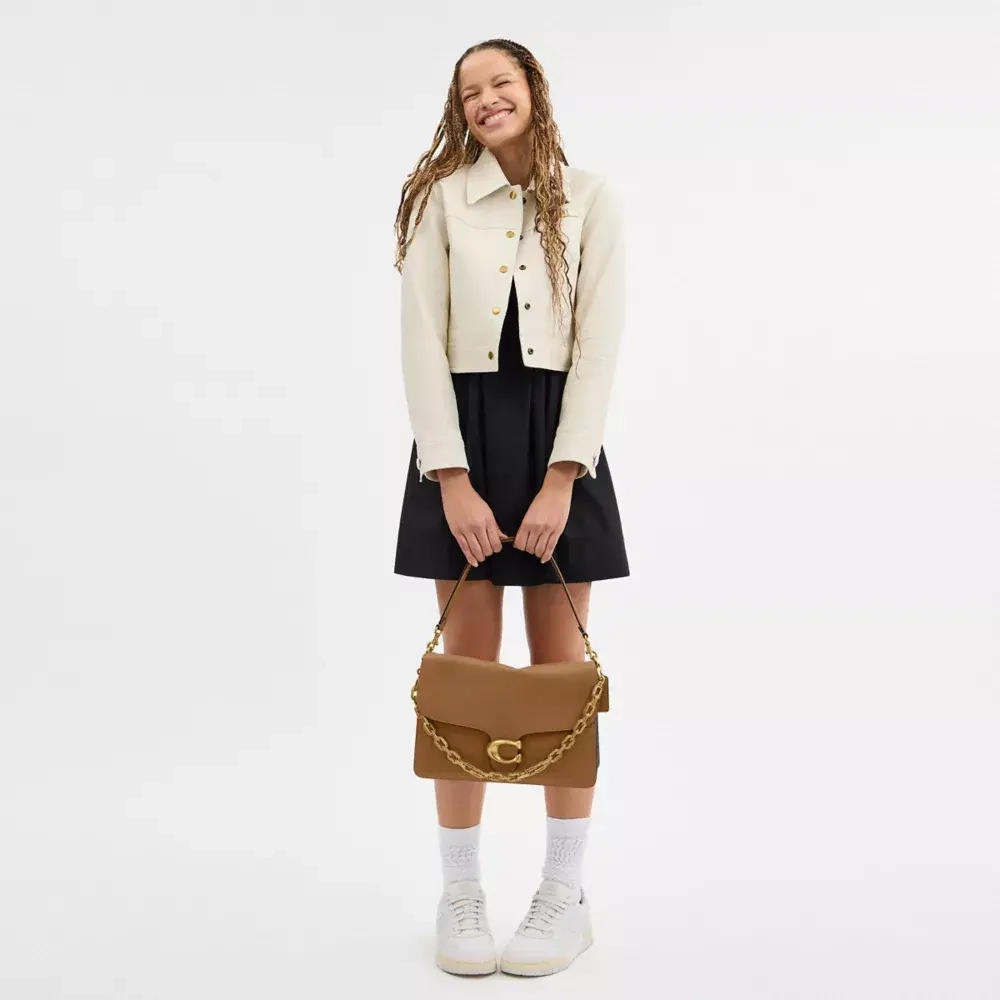 COACH СУМКА ЧЕРЕЗ ПЛЕЧО TABBY CHAIN 35, МЕДОВО-КОРИЧНЕВЫЙ