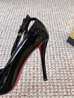 Туфли Christian Louboutin