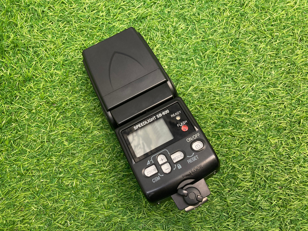 Nikon Speedlight SB-600