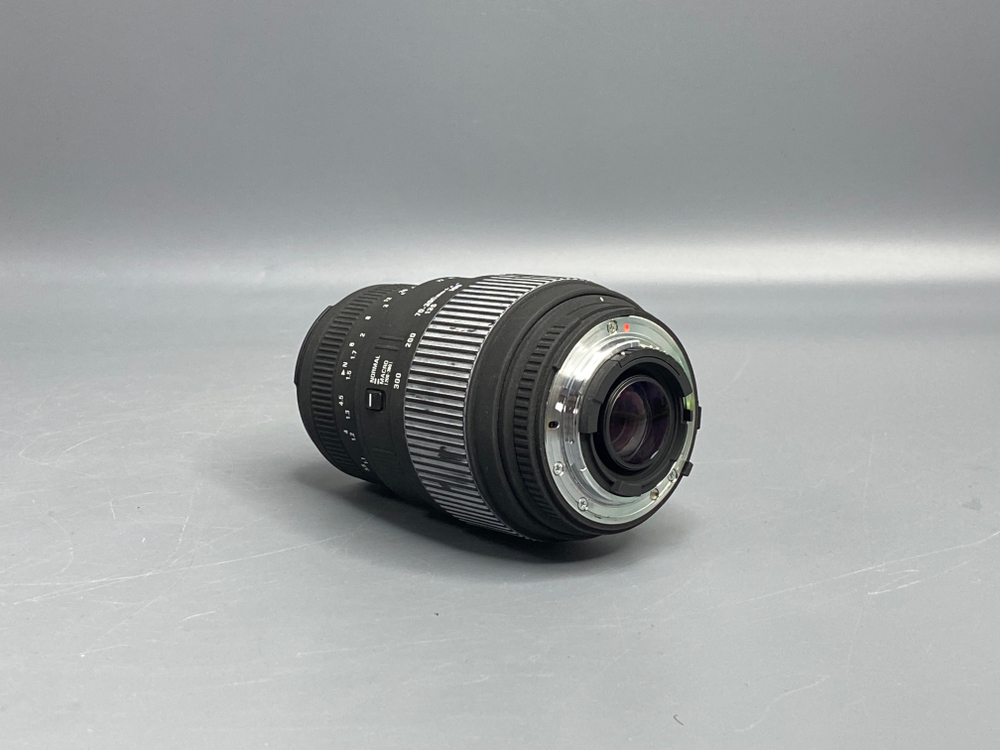 Sigma 70-300mm F4-5.6 DG Macro для Nikon