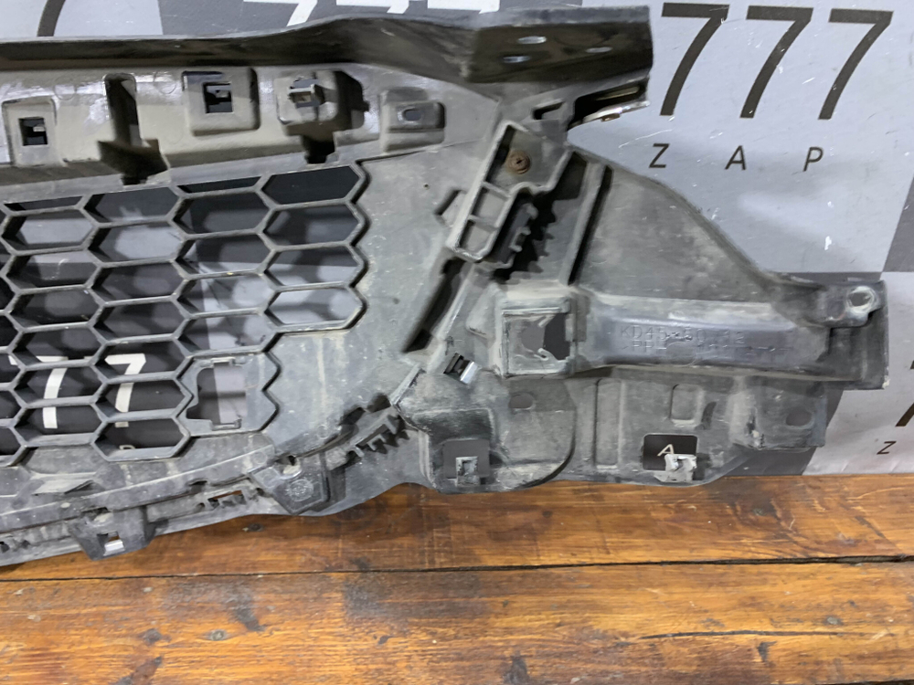Решетка радиатора Mazda CX-5 1 (KE) 11-15 Б/У Оригинал KD4550712